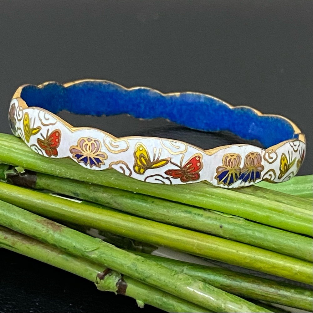 Vintage Chinese Cloisonné White Blue Enamel Butterfly Bangle Bracelet 33g.